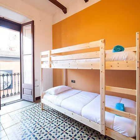 Bed In Жирона