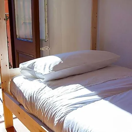 Bed In Frühstückspension