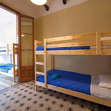 Bed In Frühstückspension