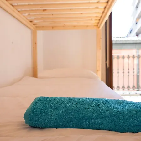 Bed & Breakfast Bed In Gerona