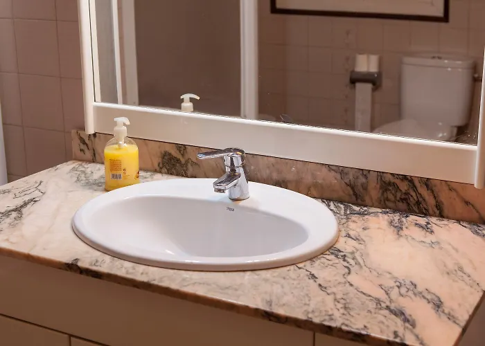 Bed In ベッド・アンド・ブレックファスト ジローナ