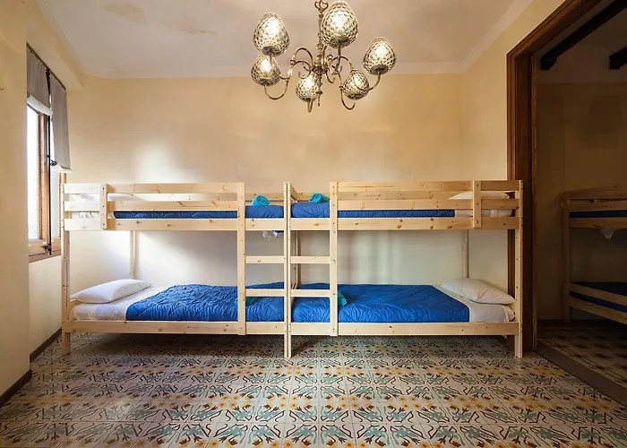 Bed In ベッド・アンド・ブレックファスト ジローナ