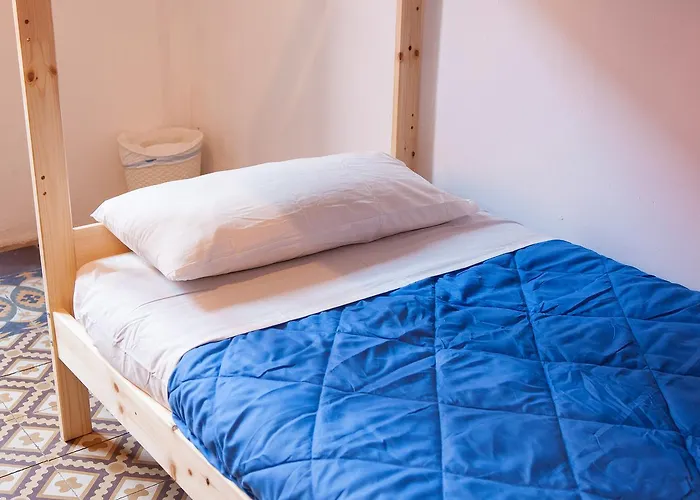 Bed In ベッド・アンド・ブレックファスト ジローナ
