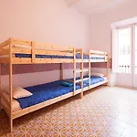 Alojamento de Acomodação e Pequeno-almoço Bed In 2*