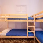 Alojamento de Acomodação e Pequeno-almoço Bed In