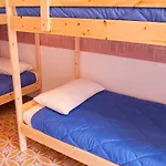 Alojamento de Acomodação e Pequeno-almoço Bed In 2*