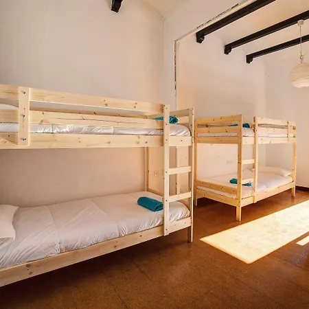 Bed In 2* 지로나